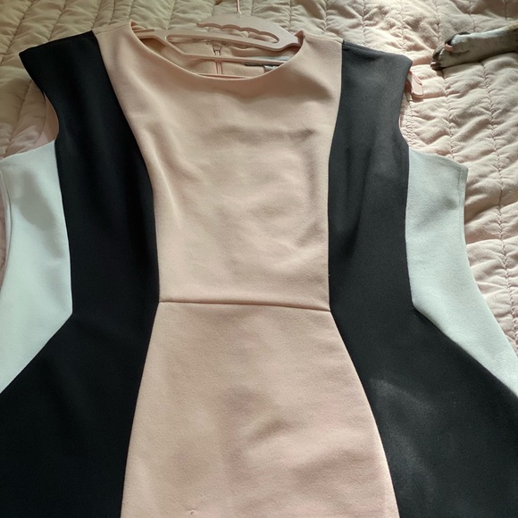 Dress - Picture 3 of 4